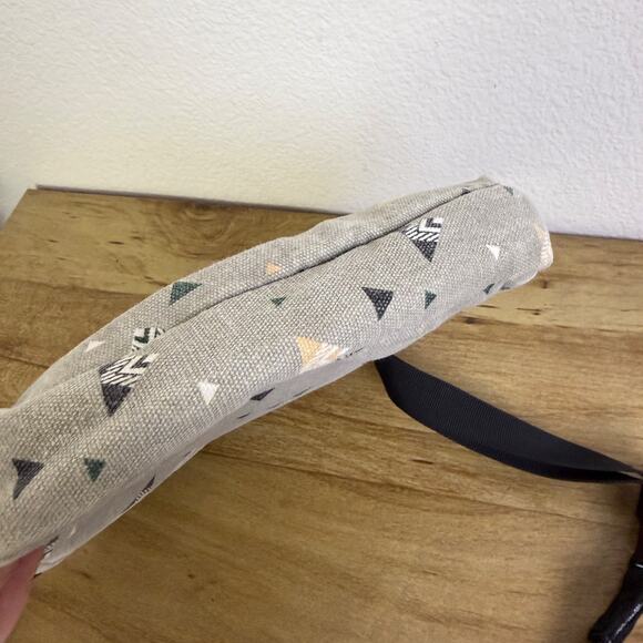 Kavu Wallop Crossbody Bag Purse Grey Multi Canvas Geometric Zip Pockets Rope - Picture 7 of 7